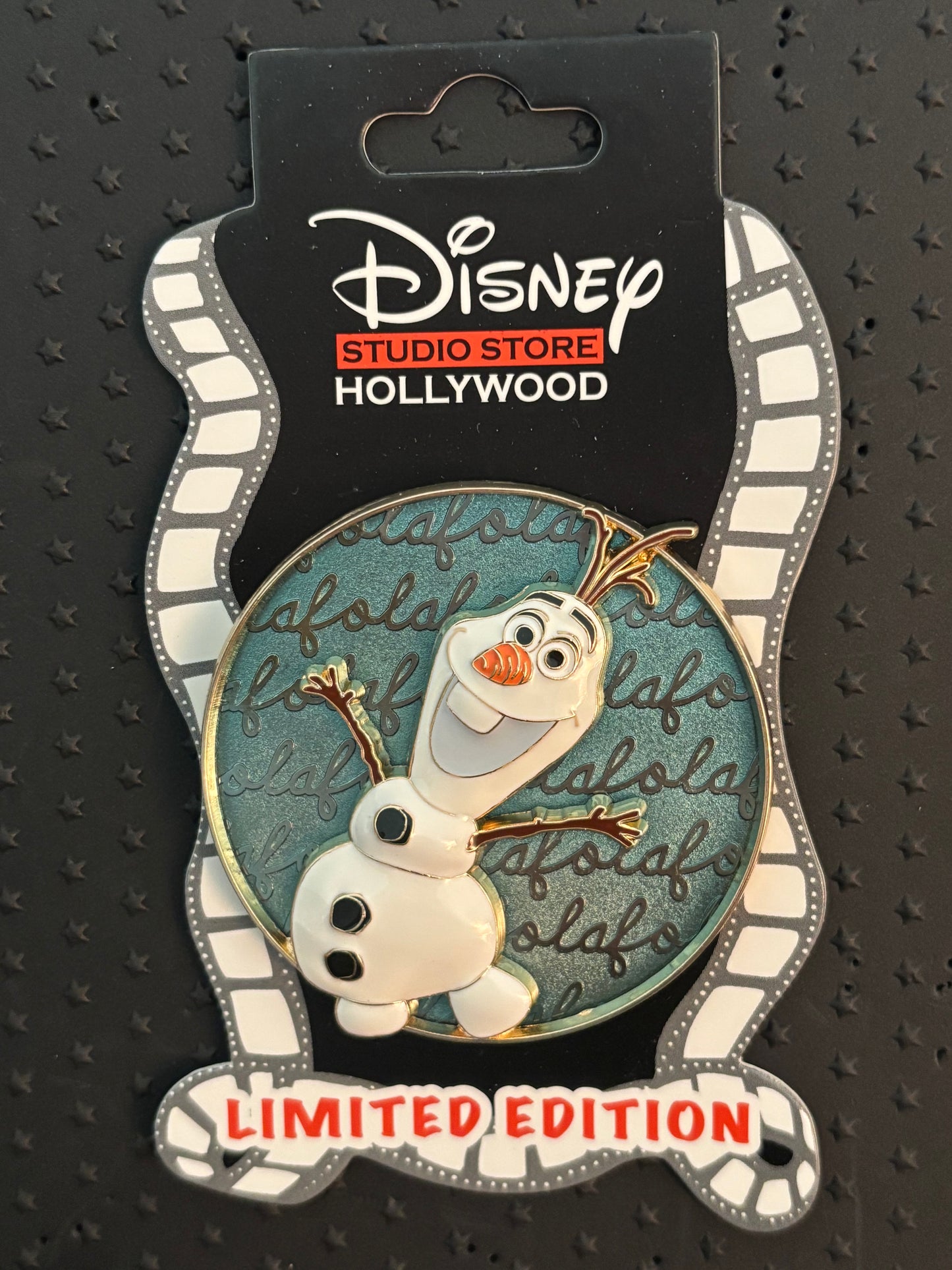 Olaf DSSH cursive cutie pin