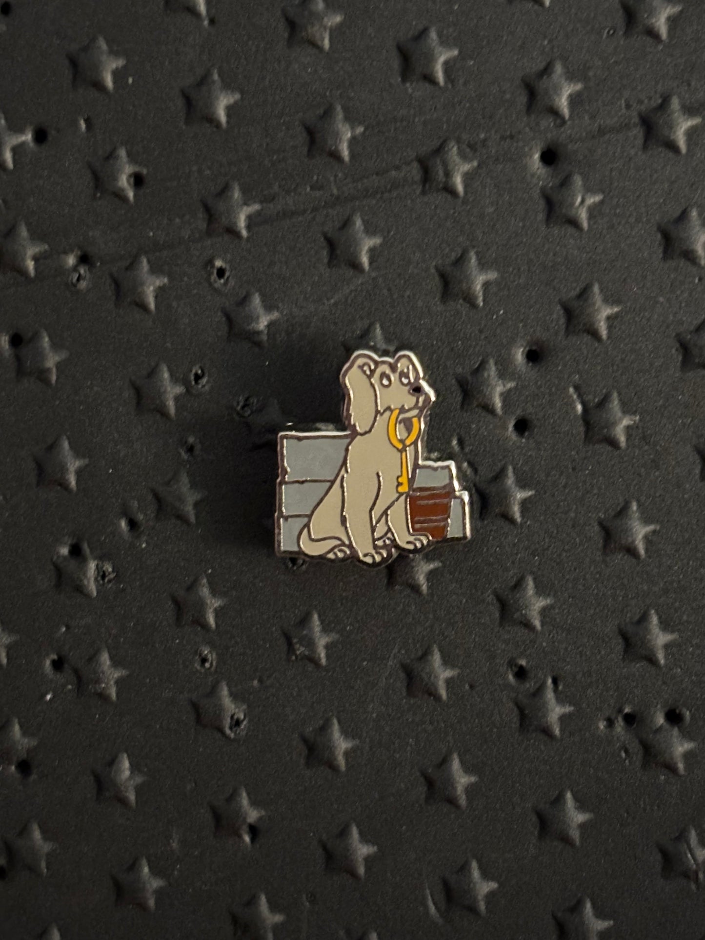 Tiny Kingdom Series 4 WDW Pirates of the Caribbean Dog with Keys pin