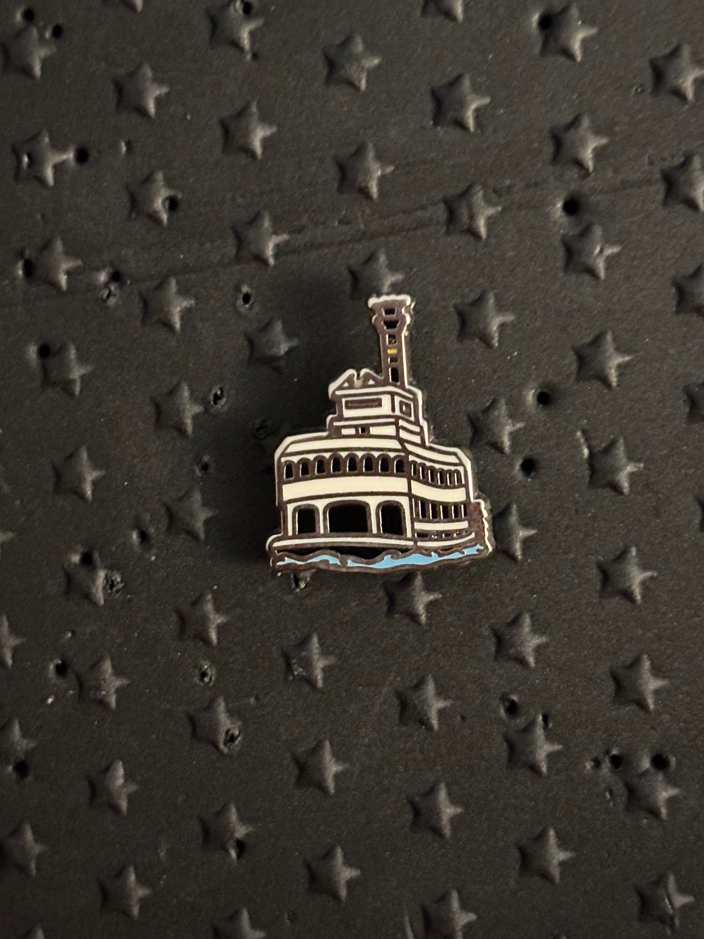 Tiny Kingdom Series 4 WDW Liberty Belle Riverboat pin