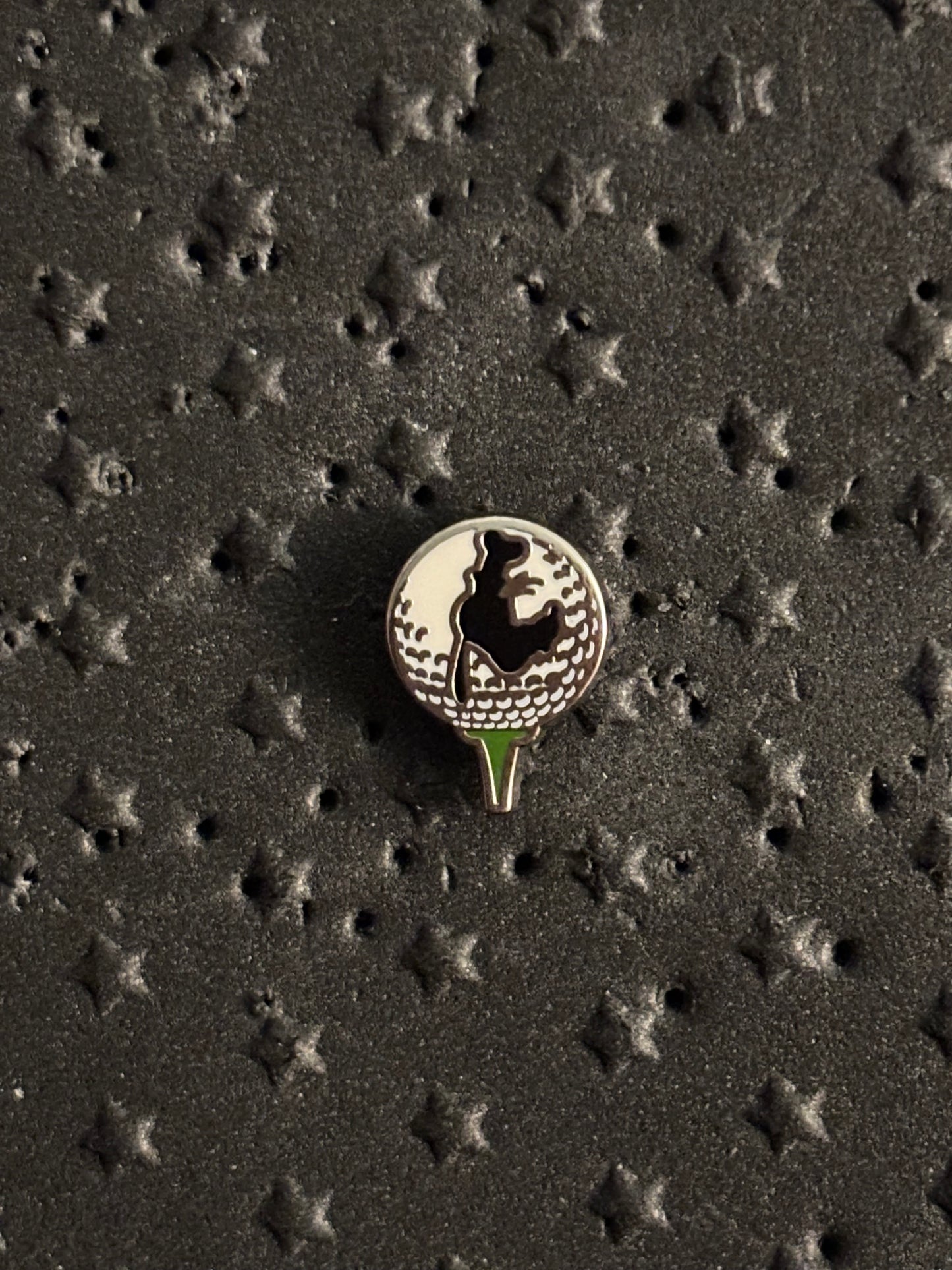 Tiny Kingdom Series 4 Goofy Golf Ball pin