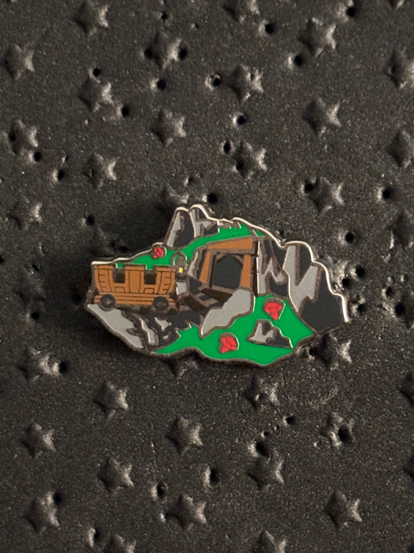 Tiny Kingdom Series 3 WDW Seven Dwarves Mine Train pin