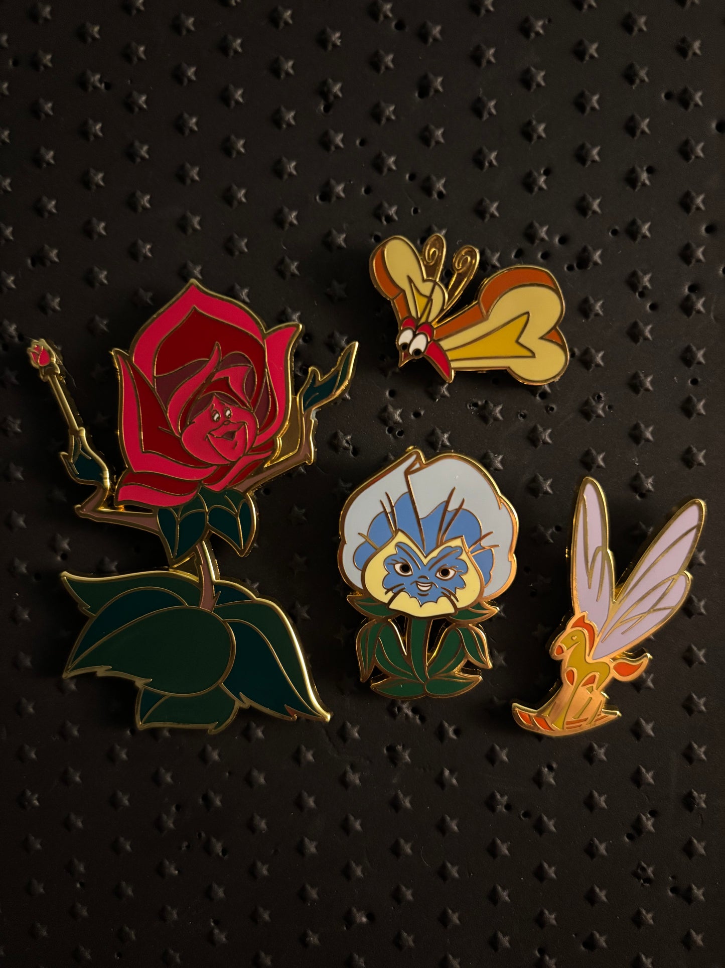 Alice in Wonderland flowers pin set