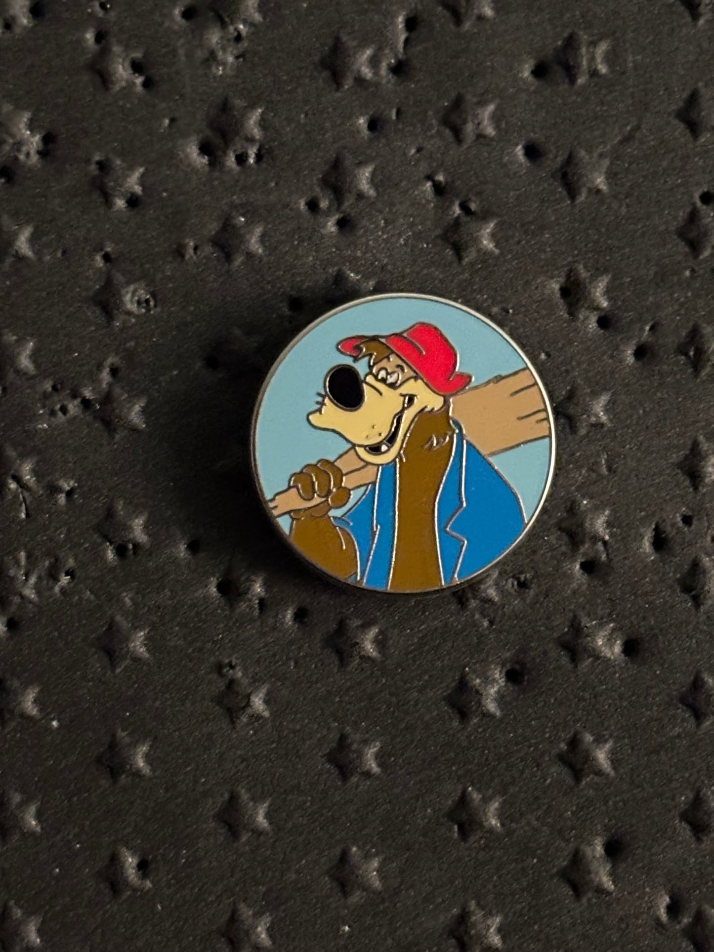 Tiny Kingdom Series 2 DLR Brer Bear pin