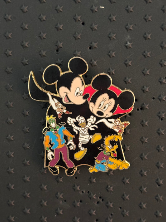 Mickey & Minnie vampires Halloween pin
