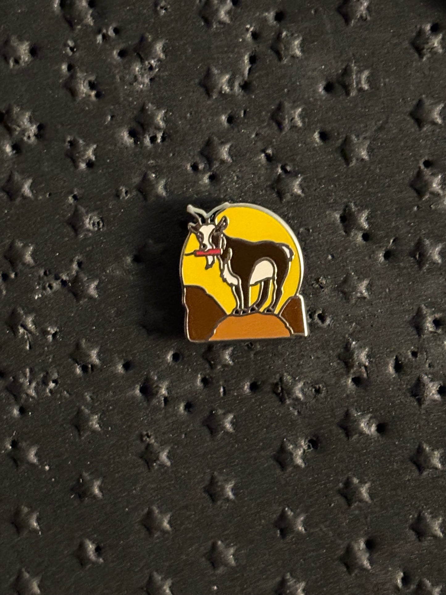Tiny Kingdom Series 2 Big Thunder Mountain Goat pin