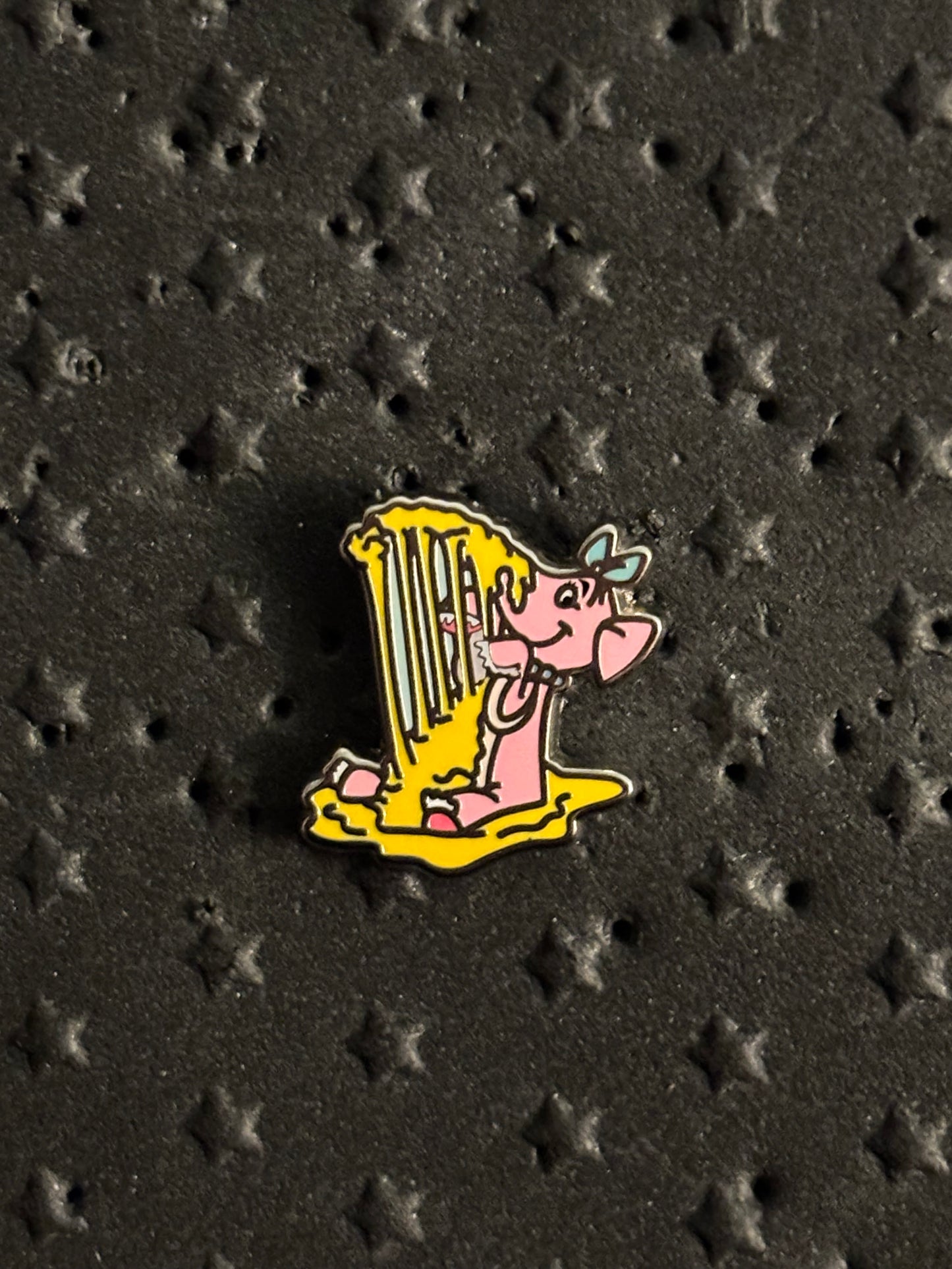 Tiny Kingdom Series 3 Heffalump Honey Harp pin