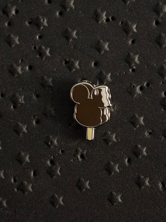 Tiny Kingdom Series 1 WDW Mickey Bar pin
